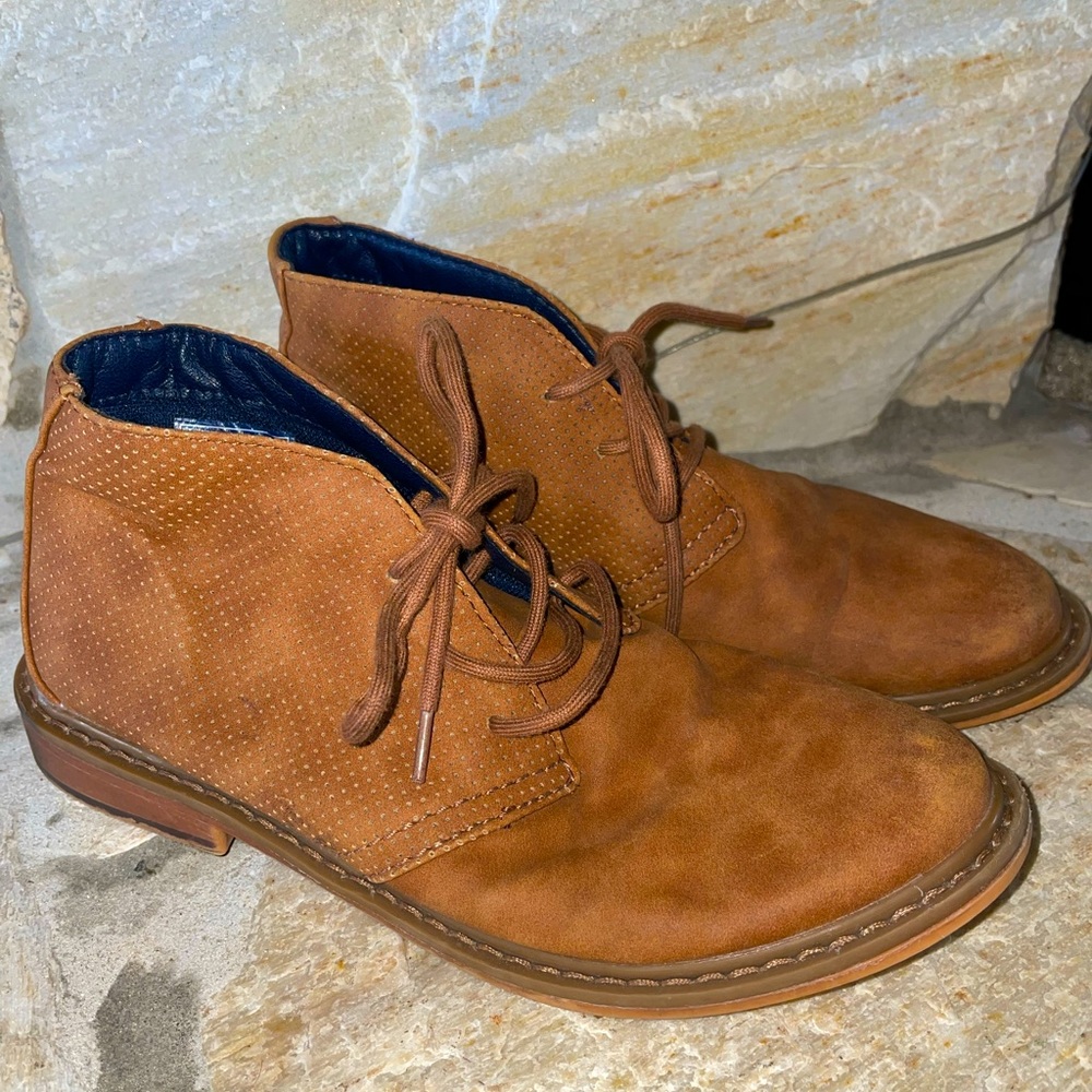 Nautica womens soft brown leather boots Size 4.   Bin#4